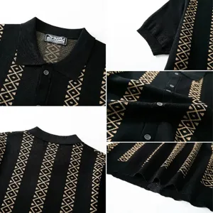 Nahaufnahme-Details eines schwarzen Strick-Poloshirts für Herren mit geometrischem Streifenmuster