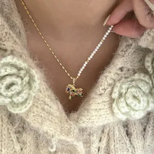 Collier de perles et zircon coloré cheval style français, chaîne de pull élégante pour femme.