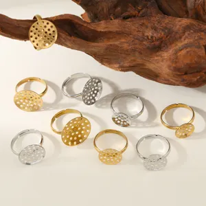 Edelstahl DIY Ringrohling Detailansicht mit Netzplattenschalen in Gold und Silber Optik.