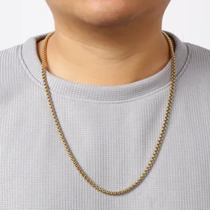 Golden square pearl titanium steel chain necklace detail, fashion daily commuting wear.
