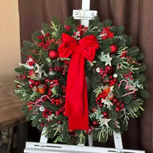 Grande Couronne de Noël Avec Nœud Rouge Baies Pommes de Pin Décoration Pour Porte Fenêtre Centre Commercial Ornement Festif