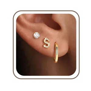 Gouden letter S oorringen en oorknopjes set, minimalistische chique sieraden voor dames.