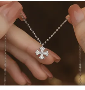 Elegant S925 silver micro-set cross pendant necklace for women, delicate vintage clavicle chain.