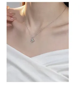 Silver micro-set cross clavicle chain detail shot, elegant niche design women necklace.