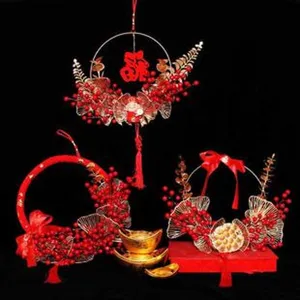 Couronne decorative du Nouvel An chinois anneau de baies rouges ornement suspendu de fete