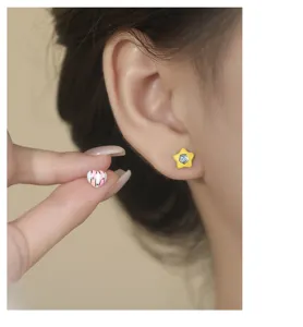 Silberne Stern- und Herz-Ohrstecker, süßer und cooler Dopamin-Stil Schmuck für den Damenalltag.