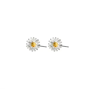 Orecchini a lobo margherita in argento sterling S925, gioielli floreali dolci per donna.