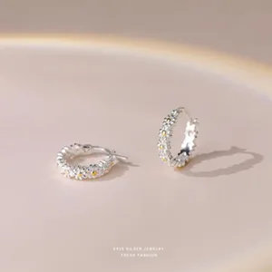 S925 Zilveren Madeliefje Creolen Minimalistische Zirkoon Sieraden Cadeau Mode Stijl