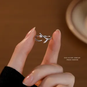 Minimalist S925 sterling silver deer antler open ring for women, stylish and chic daily jewelry.