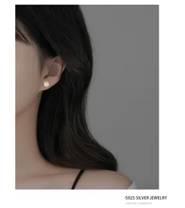 Boucles d'oreilles clous carrées en argent sterling S925 œil de chat minimaliste pour femmes