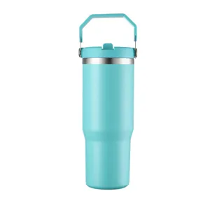 Seitenansicht-Detail eines cyanfarbenen 30oz Isolierbechers mit Griff und Matt-Finish
