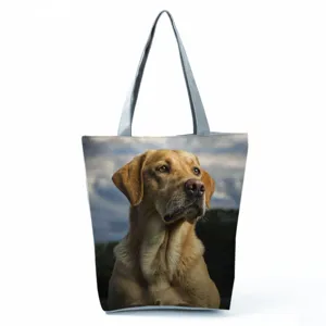 Γυναικεία τσάντα tote με τύπωμα σκύλου Labrador, λεπτομερής όψη του σχεδίου ζώου.