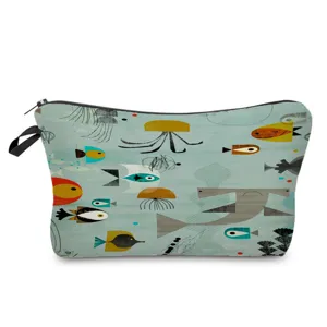 Nahaufnahme des Retro-Kosmetiktuchs mit Wassertier-Print, zeigt einzigartige Fische und Quallen.