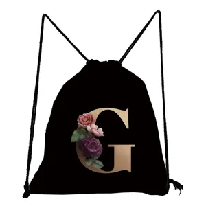 Schwarzer Kordelzug-Rucksack mit stilvollem floralen Buchstaben G-Druck für den Alltag.