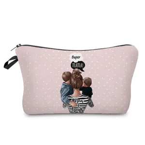 Niedliche rosa Pünktchen Kosmetiktasche mit Mutter und Söhnen Motiv und Reißverschluss.