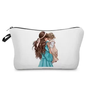 Nahaufnahme der niedlichen Mutter-Tochter-Druck Kosmetiktasche mit Reißverschluss.