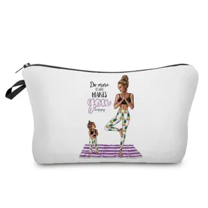 Detailansicht der Mutter-Tochter Yoga-Kosmetiktasche mit praktischem Reißverschluss.