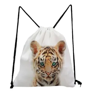 Lichte witte trekkoord rugzak met schattige tijgerwelp gezicht print voor dagelijks casual gebruik.