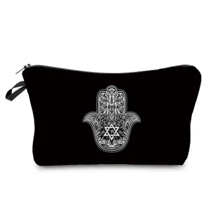 Schwarze Kosmetiktasche mit weißem Hamsa-Hand-Druck, tragbare Reise-Kulturbeutel.
