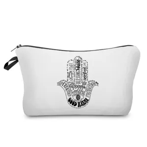 Weißer Kosmetikbeutel mit typografischem Hamsa-Hand-Design, tragbare Make-up-Tasche für Reisen.