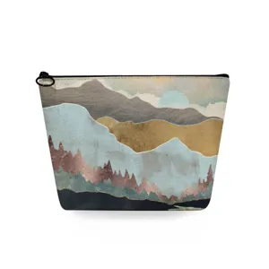 Artistiek bedrukte cosmetische tas met landschap en ritssluiting voor dagelijkse opberging.