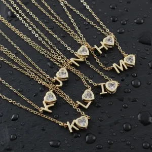 Collana con ciondolo a cuore con lettera iniziale dorata gioiello di cristallo regalo