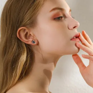 Lindos pendientes de botón con diseño de cachorro para mujer, joyería de moda diaria.
