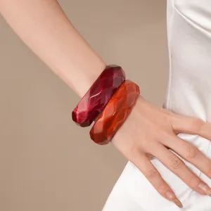 Chunky geometric acrylic resin bangles bracelet set, stylish stacked wrist jewelry fashion