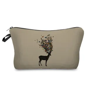 Detailansicht der Kosmetiktasche mit wunderschönem Schmetterling Hirsch Muster Design.