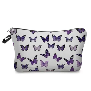 Detailansicht der lila Schmetterling Make-up Tasche, stilvoller Federmäppchen Organizer.