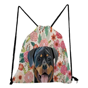 Gedetailleerd overzicht van de schattige Rottweiler hond en bloemenprint op de stijlvolle tas.