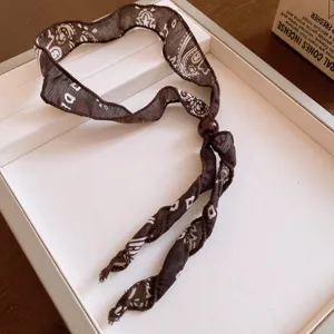 Collar gargantilla de cinta con patrón marrón vintage con cuenta acrílica elegante