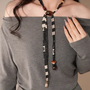 Collar vintage de cinta de tela con cuentas acrílicas y de madera para mujeres chic
