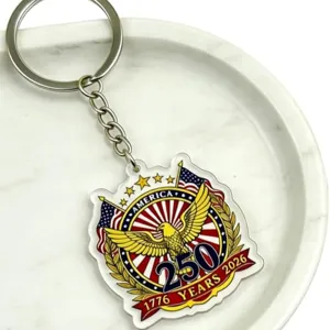 Amerikanischer 250. Jubiläums Acryl Schlüsselanhänger mit Metallring und patriotischem Adler.