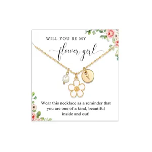 Collier lettre perle fleur dorée avec carte, bijoux esthétiques doux pour femmes et filles.