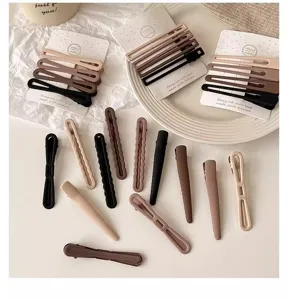Σετ τσιμπιδάκια μαλλιών σε καφέ χρώμα Maillard, ματ κλιπ πάπιας για κομψές αφέλειες.