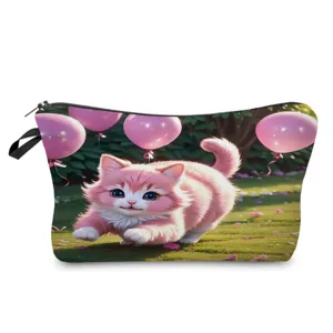 Primo piano del grazioso motivo di gattino rosa e della cerniera sulla custodia.