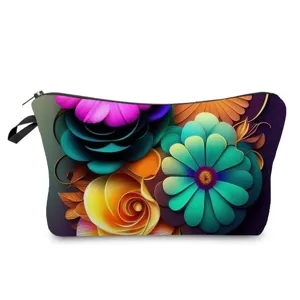 Détail de la trousse de maquillage à fleurs sombres, idéale pour le maquillage et le voyage.