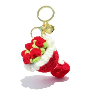 Porte-clés bouquet de roses au crochet fait main, joli charm de sac rouge pour offrir.