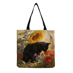 Dettaglio borsa shopper in tela dipinto olio gatto nero, borsa a mano vintage artistica.