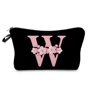Bolsa de cosmeticos negra con letra W rosa y estampado floral de cerezo para uso diario de mujeres.