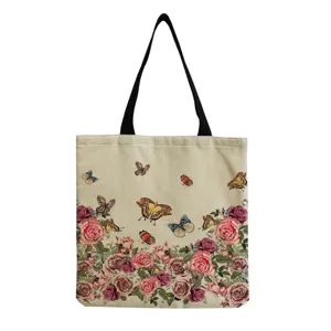 Detaillierte Nahaufnahme des wunderschönen Vintage Blumen und Schmetterlingsdrucks.