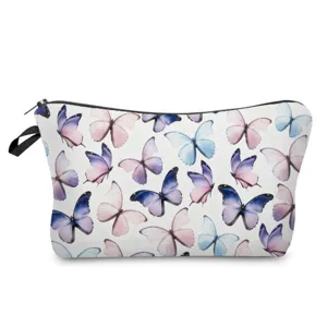Detailaufnahme des Aquarell Schmetterling Druckmusters auf Stoff Kosmetiktasche Reißverschluss.