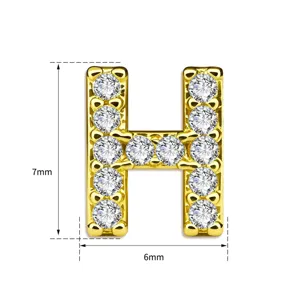Gedetailleerd overzicht gouden letter H hanger, schitterende zirkonia, 7x6mm maat.