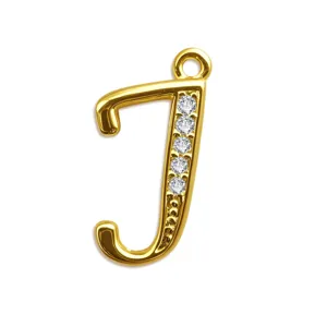 Goldener Buchstabe J Anhänger Detailansicht, Mikro-Zirkonia Charm Zubehör für Kette.