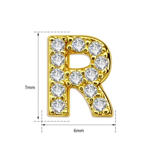 Vergulde koperen letter R hanger met sprankelende zirkonia stenen DIY sieraden accessoire.