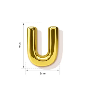 Goldenes Buchstabe U Anhänger Charm, glattes Metall minimalistisches Accessoire für Ketten.