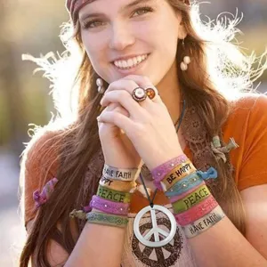 Collar con colgante de símbolo de paz de acero de titanio y pulsera multicapa joyería de moda