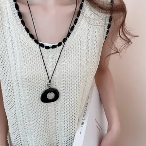 Collana geometrica in resina pendente nero minimalista gioiello di moda per donna