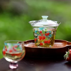 Glazen Gaiwan theekop met aardbeienmotief, hittebestendige borosilicaat theeset voor thuis.